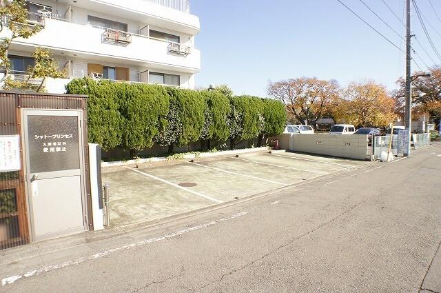 シャトープリンセス駐車場（3） 外観