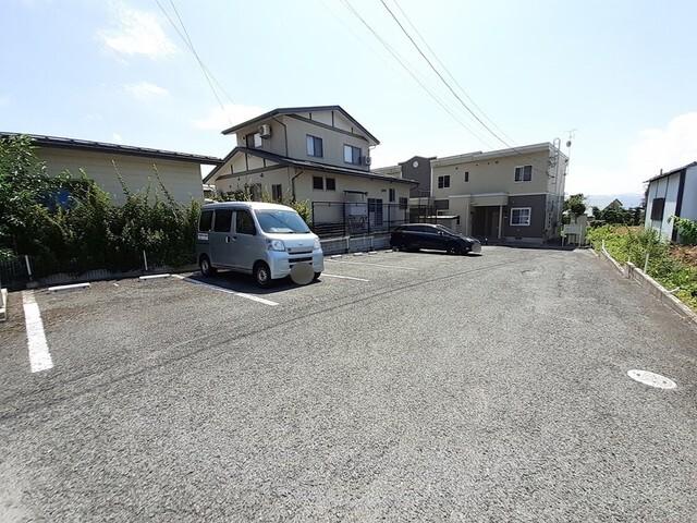 コモド・ココメロ（202） 駐車場