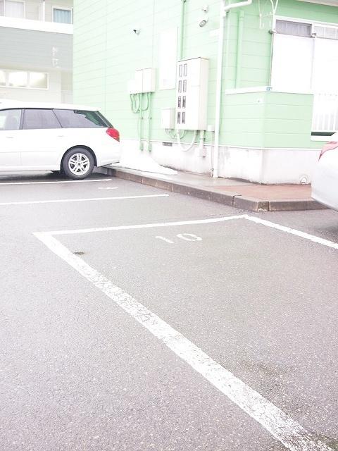 フレンドリーＳ（101） 駐車場