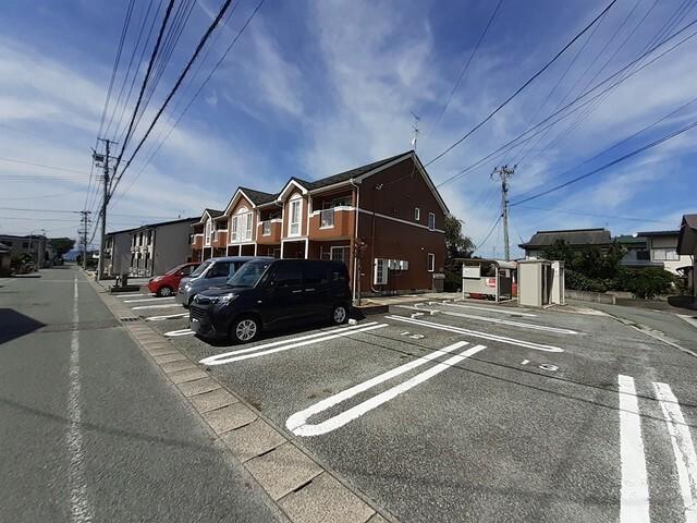 リヴィエール（114） 駐車場