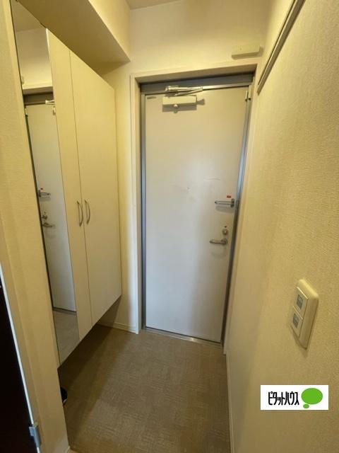 東根市神町北アパート 玄関