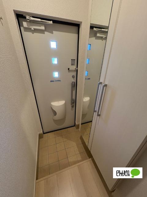 東根市大森アパート 玄関