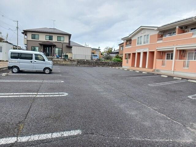 パルテール　ヒルズ（102） 駐車場