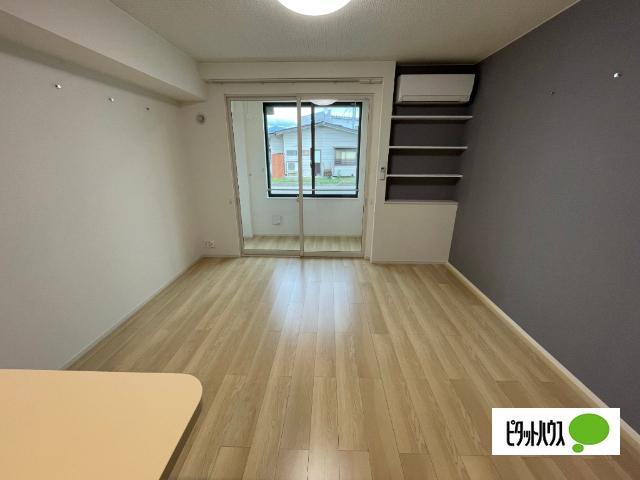 東根市宮崎アパート リビング
