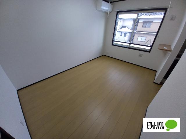 東根市神町南アパート リビング
