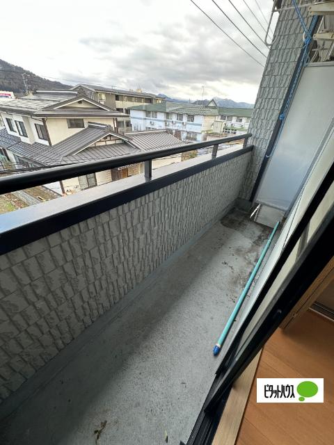 東根市温泉町アパート バルコニー