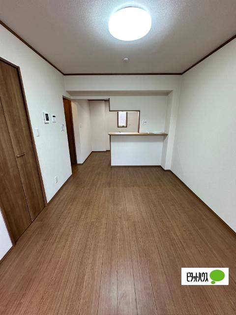 東根市大字野田アパート リビング