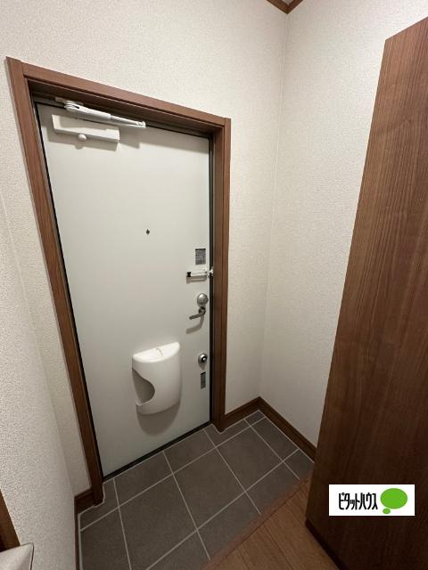 東根市大字野田アパート 玄関