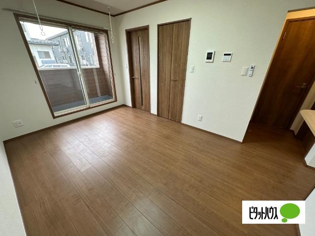 東根市大字野田アパート リビング