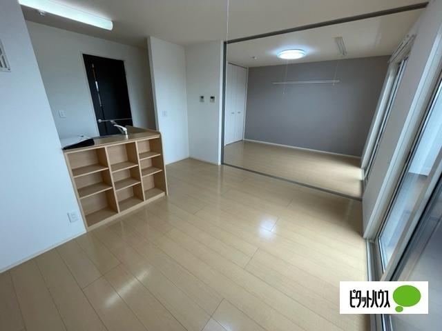 東根市神町北アパート リビング