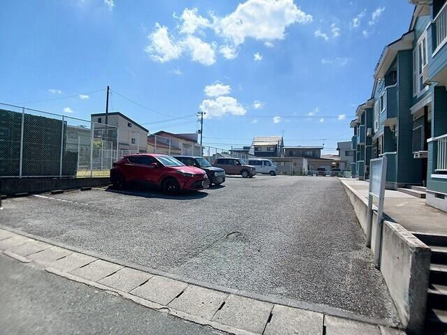 フルーツバスケット（111） 駐車場