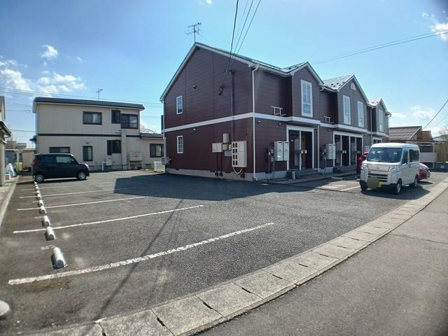 リファインド（103） 駐車場