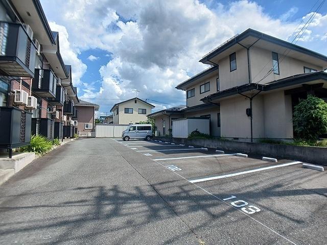 陽々館（203） 駐車場