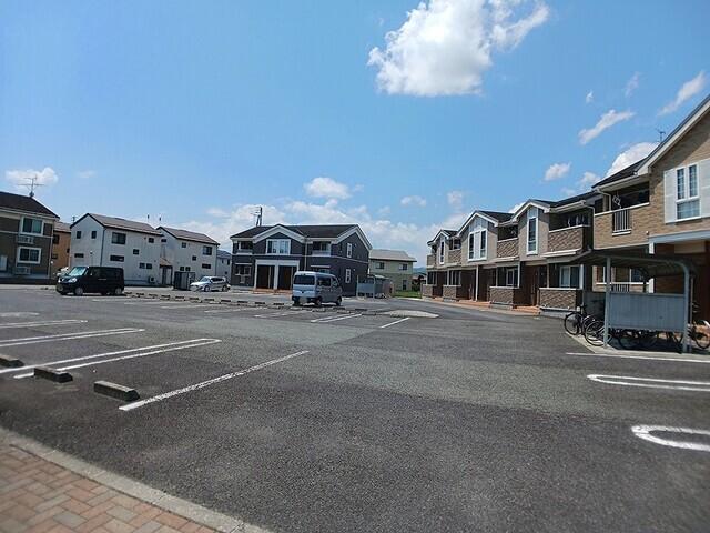 ソール・オリエンスＢ（101） 駐車場