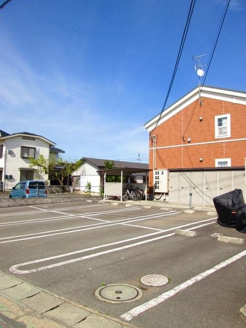 フォレストヴィラ（111） 駐車場