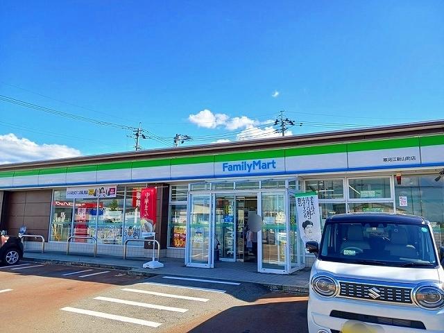 ファミリーマート：120m