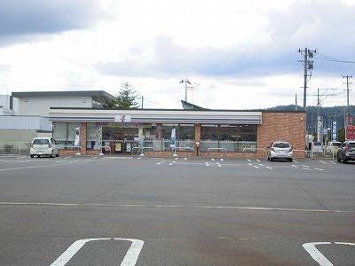 セブンイレブン：790m