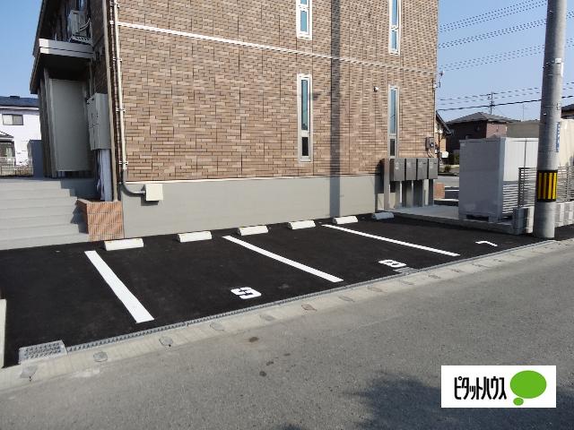 神町ヒルズ（102） 駐車場