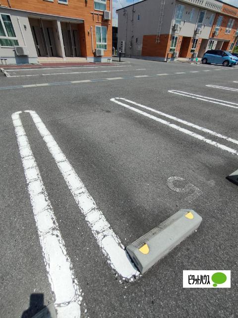 東根市大字蟹沢アパート 駐車場