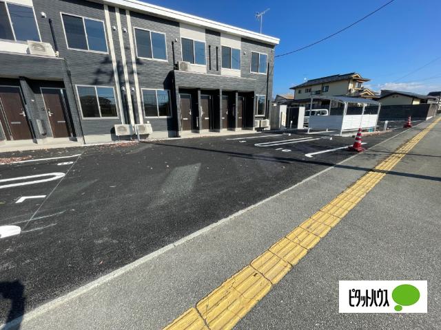 東根市六田アパート 駐車場