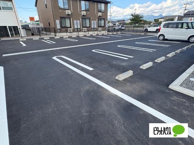 天童市北久野本アパート 駐車場