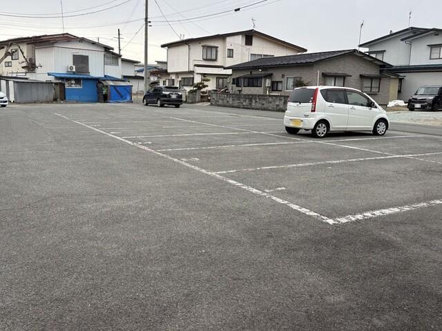 アーバンハイツ中央（203） 駐車場