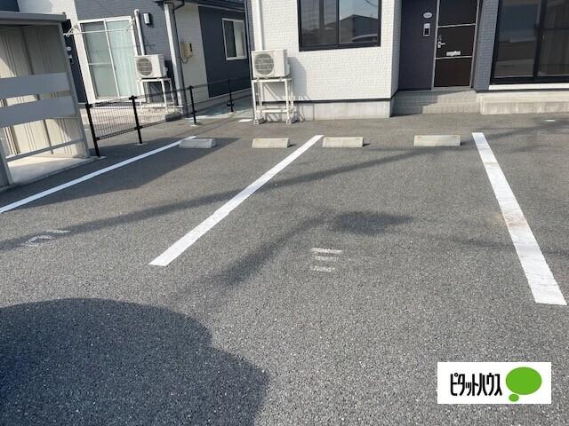 東根市中央一戸建 駐車場