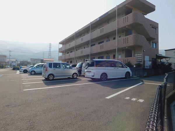 マイルドハイツ（301） 駐車場