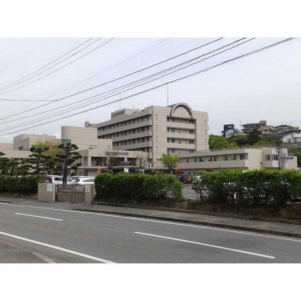 公立学校共済組合四国中央病院：827m