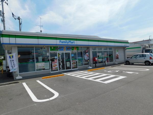 ファミリーマート土居インター店：1083m