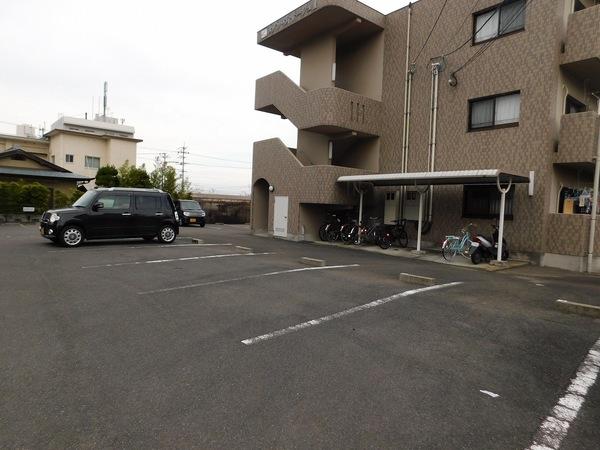 メゾンヴィサージュ１（202） 駐車場
