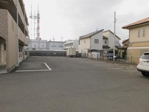 メゾンヴィサージュ２（301） 駐車場