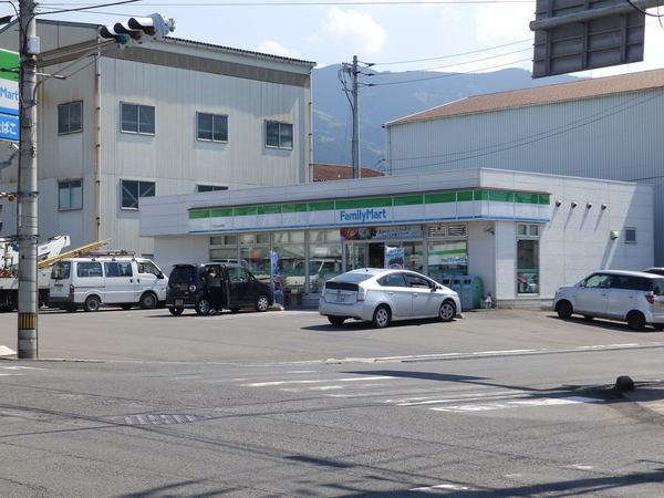 ファミリーマート川之江上分町店：942m