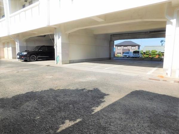 アカツキマンション（305） 駐車場