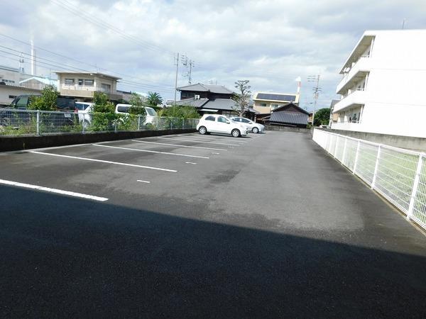 コーポ篠原（202） 駐車場