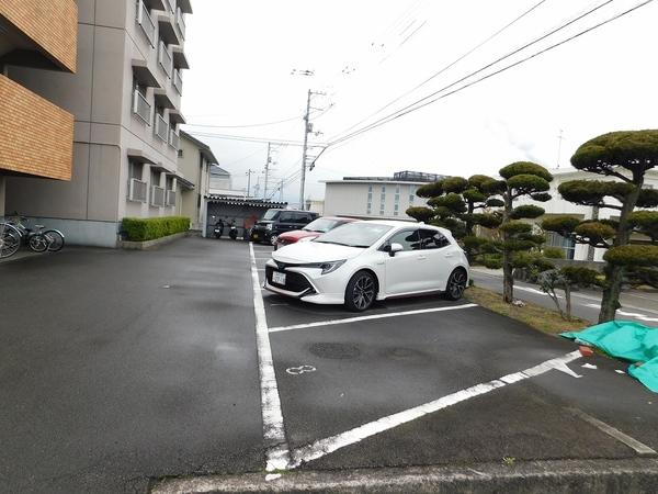 ハイツ石川（202） 駐車場