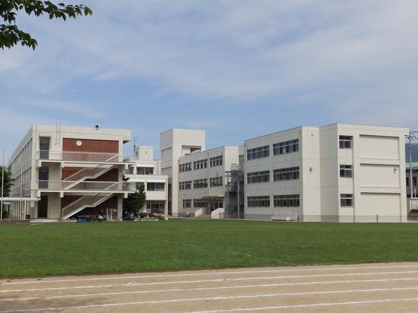 四国中央市立松柏小学校：442m