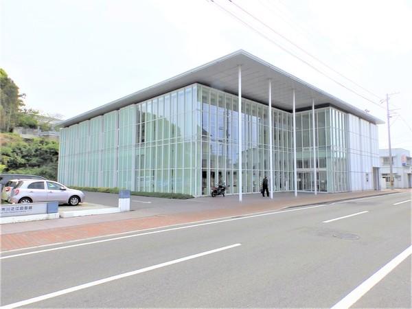 四国中央市川之江図書館：2409m