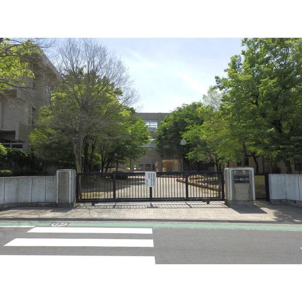 四国中央市立妻鳥小学校：1733m
