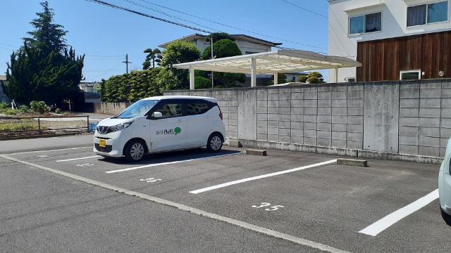 ミキハウス駅前通り（302） 駐車場