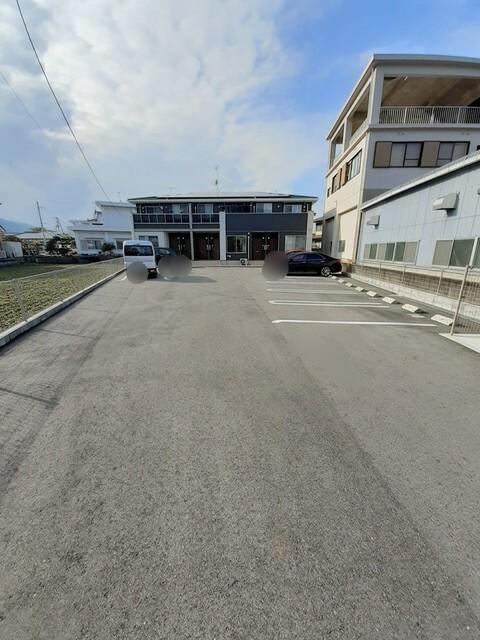 Ｈｅａｒｔ未来　寒川（102） 駐車場