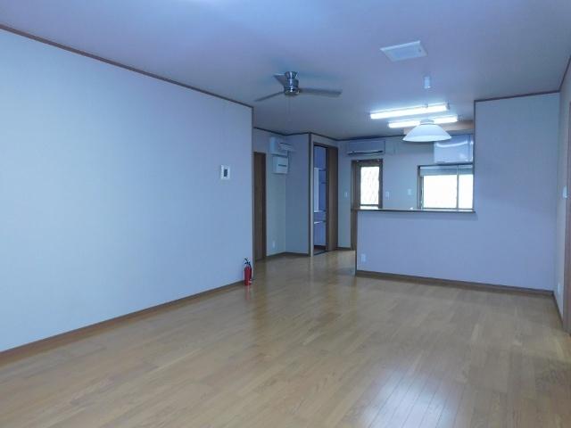 四国中央市下柏町一戸建 室内