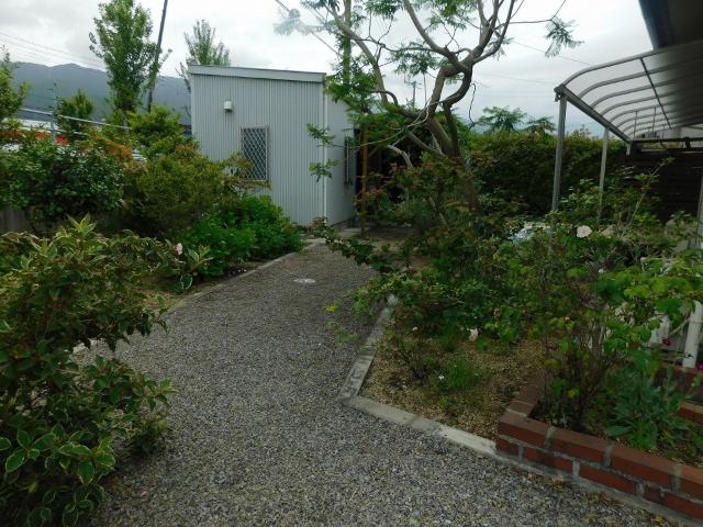 四国中央市下柏町一戸建 庭
