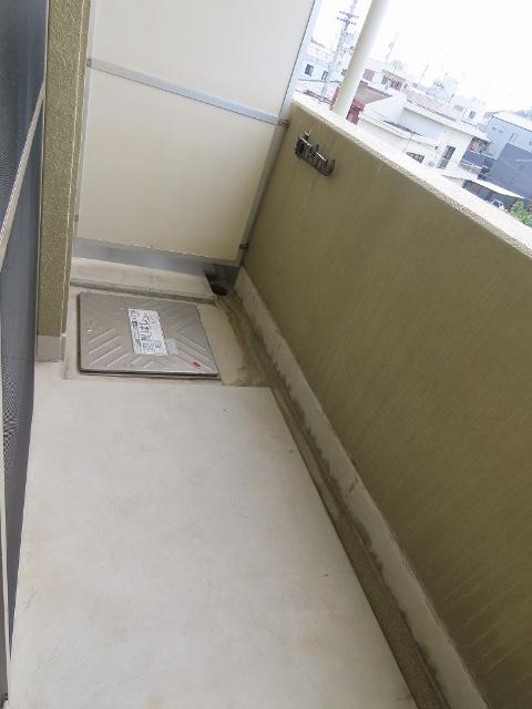 ミキハウス駅前通り（302） バルコニー