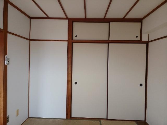 ロイヤルハイツ（505） 収納