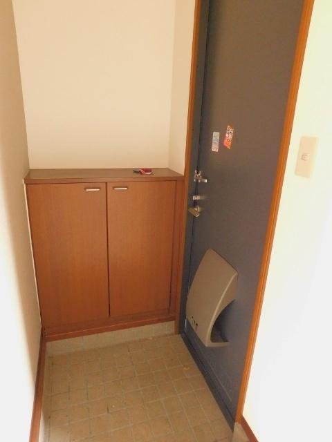 ラベンダーハイツ（102） 玄関