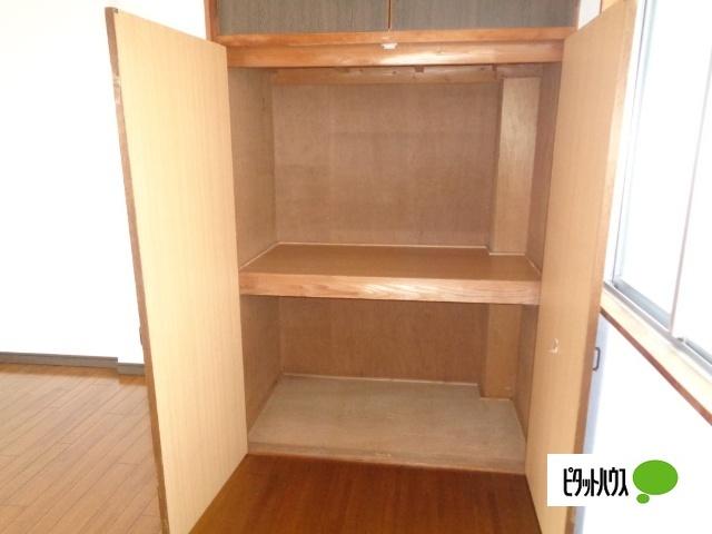 四国中央市寒川町アパート 収納