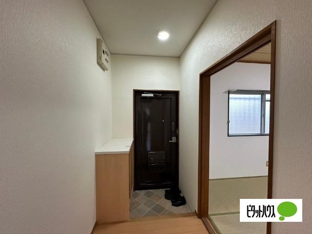 メイプルリーフ（102） 玄関