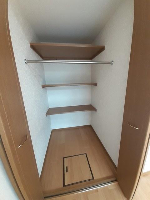 ストーンヒルズＢ（102） 収納