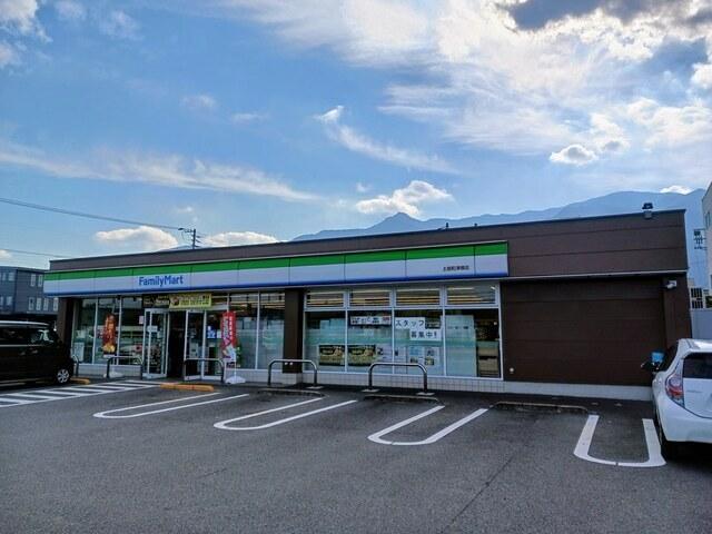 ファミリーマート土居町津根店：623m